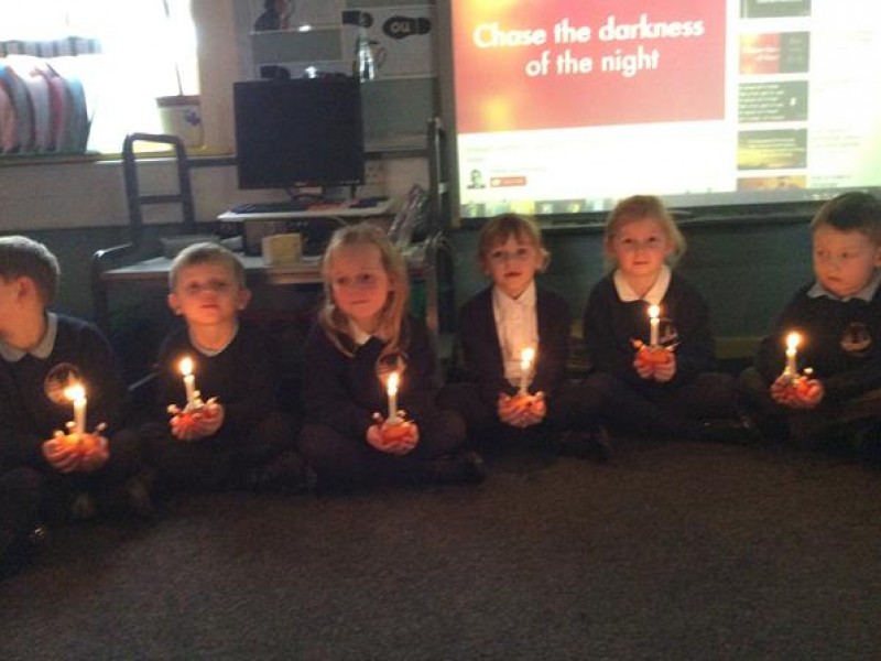 KS-1-Christingle-2017-025