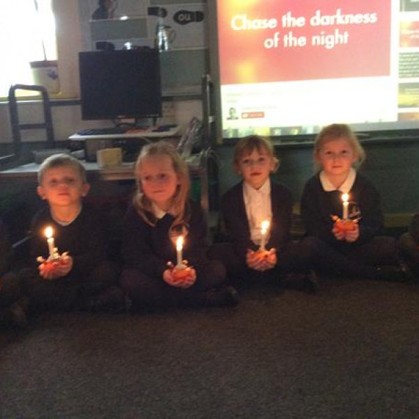 KS-1-Christingle-2017-025